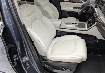 Подержанный автомобиль Exeed VX 2022 года (24 фото)