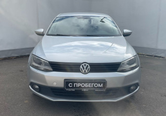 Подержанный автомобиль Volkswagen Jetta Sedan 2013 года (2 фото)