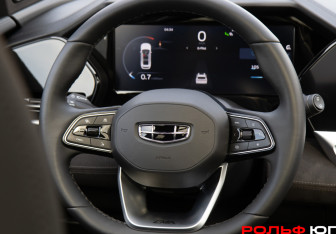 Подержанный автомобиль Geely Monjaro 2024 года (12 фото)