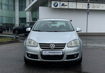 Подержанный автомобиль Volkswagen Jetta Sedan 2008 года (2 фото)