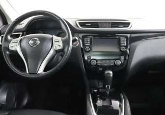 Подержанный автомобиль Nissan Qashqai 2016 года (6 фото)