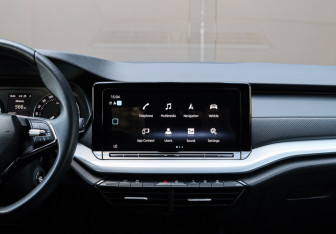 Подержанный автомобиль Skoda Octavia Liftback 2023 года (4 фото)