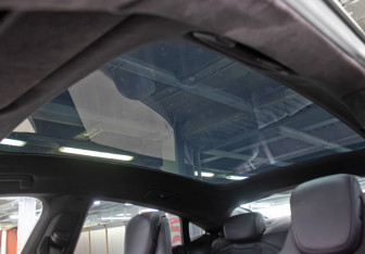 Подержанный автомобиль Porsche Taycan 2021 года (22 фото)