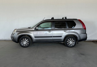 Подержанный автомобиль Nissan X-Trail 2011 года (8 фото)