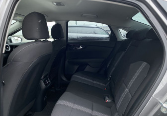 Подержанный автомобиль Kia Cerato Sedan 2022 года (25 фото)