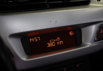 Подержанный автомобиль Citroen C3 Hatchback 2010 года (18 фото)