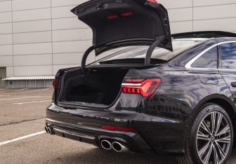 Подержанный автомобиль Audi A6 Sedan 2023 года (28 фото)