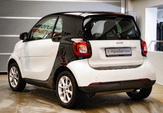 Подержанный автомобиль Smart Fortwo Hatchback 2018 года (6 фото)