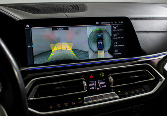 Подержанный автомобиль BMW X5 2020 года (16 фото)