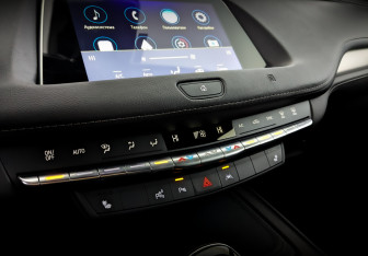 Подержанный автомобиль Cadillac XT4 2021 года (30 фото)