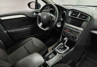 Подержанный автомобиль Citroen C4 Sedan 2015 года (11 фото)