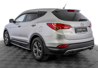 Подержанный автомобиль Hyundai Santa Fe 2012 года (7 фото)