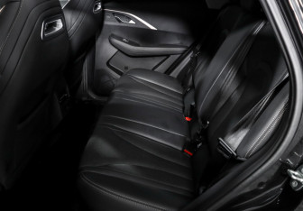 Подержанный автомобиль Omoda C5 2024 года (10 фото)