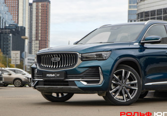 Подержанный автомобиль Geely Monjaro 2025 года (18 фото)