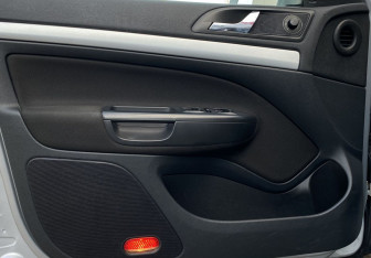 Подержанный автомобиль Skoda Octavia Wagon 2012 года (10 фото)