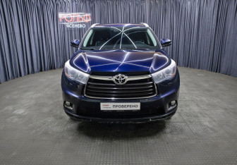 Подержанный автомобиль Toyota Highlander 2014 года (2 фото)