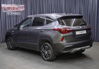 Подержанный автомобиль Kia Seltos 2021 года (6 фото)