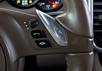 Подержанный автомобиль Porsche Cayenne 2014 года (28 фото)