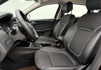 Подержанный автомобиль Renault Arkana 2019 года (10 фото)