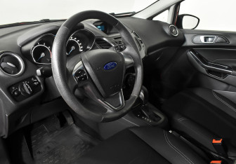 Подержанный автомобиль Ford Fiesta Sedan 2016 года (12 фото)