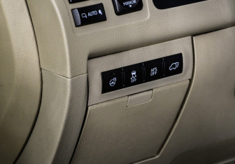 Подержанный автомобиль Lexus LX 2012 года (22 фото)