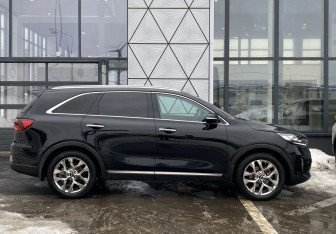 Подержанный автомобиль Kia Sorento 2019 года (4 фото)