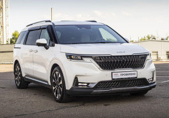 Подержанный автомобиль Kia Carnival 2022 года (4 фото)