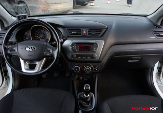 Подержанный автомобиль Kia Rio Hatchback 2014 года (8 фото)