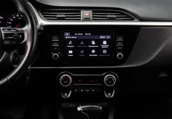 Подержанный автомобиль Kia Rio Hatchback 2020 года (10 фото)