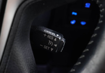 Подержанный автомобиль Toyota Land Cruiser Prado 2018 года (15 фото)