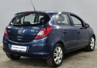 Подержанный автомобиль Opel Corsa 2011 года (5 фото)