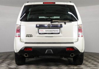 Подержанный автомобиль Honda Pilot 2014 года (6 фото)