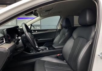 Подержанный автомобиль Kia K5 2022 года (26 фото)