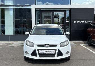 Подержанный автомобиль Ford Focus Hatchback 2013 года (2 фото)