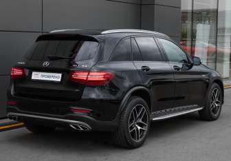 Подержанный автомобиль Mercedes-Benz GLC AMG 2016 года (5 фото)