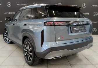 Подержанный автомобиль Jaecoo J7 2023 года (7 фото)