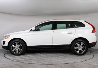 Подержанный автомобиль Volvo XC60 2013 года (8 фото)