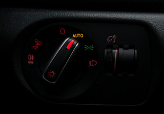 Подержанный автомобиль Audi Q3 2016 года (19 фото)