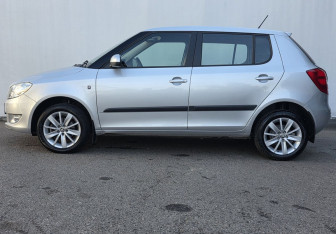 Подержанный автомобиль Skoda Fabia Hatchback 2014 года (8 фото)