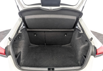 Подержанный автомобиль Skoda Rapid Liftback 2022 года (10 фото)