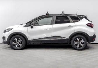 Подержанный автомобиль Renault Kaptur 2018 года (8 фото)