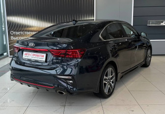 Подержанный автомобиль Kia Cerato Sedan 2020 года (5 фото)