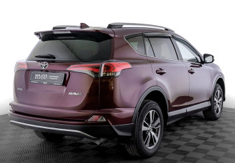 Подержанный автомобиль Toyota RAV4 2019 года (5 фото)
