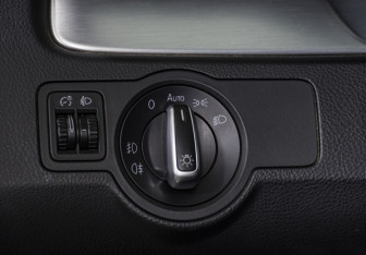 Подержанный автомобиль Volkswagen Passat Sedan 2011 года (16 фото)
