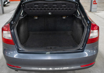 Подержанный автомобиль Skoda Octavia Liftback 2010 года (10 фото)