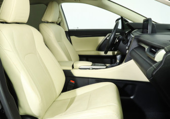 Подержанный автомобиль Lexus RX 2022 года (14 фото)