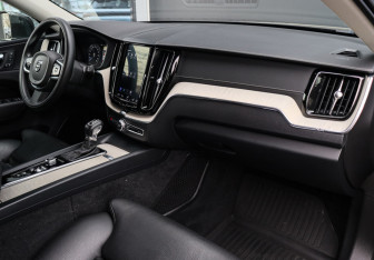 Подержанный автомобиль Volvo XC60 2019 года (7 фото)