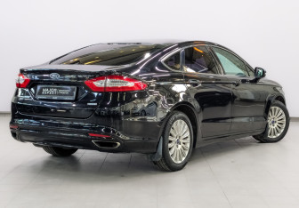 Подержанный автомобиль Ford Mondeo Sedan 2015 года (5 фото)