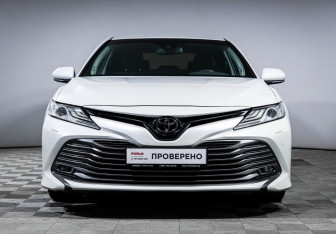 Подержанный автомобиль Toyota Camry Sedan 2021 года (2 фото)