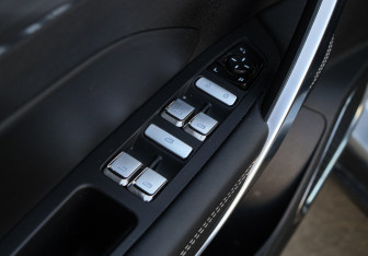 Подержанный автомобиль Belgee X70 2025 года (16 фото)